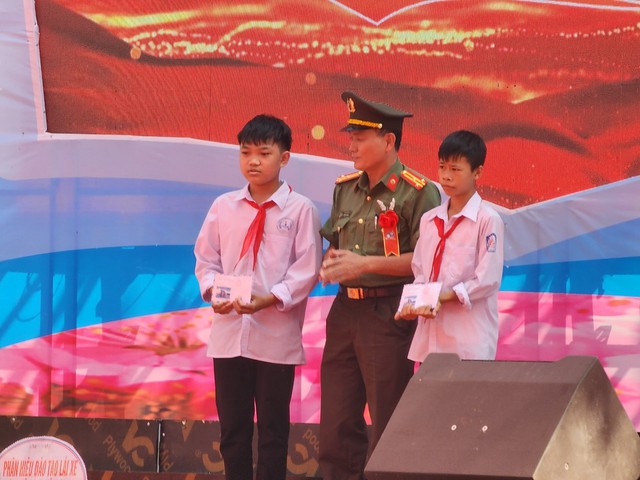 Bắc Giang: Kỷ niệm 60 năm thành lập trường THCS Ngọc Sơn - Ảnh 5.