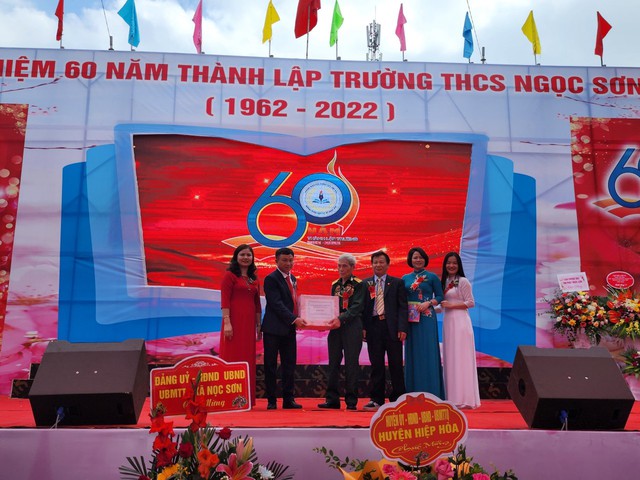 Bắc Giang: Kỷ niệm 60 năm thành lập trường THCS Ngọc Sơn - Ảnh 7.