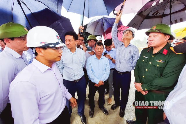 Bộ trưởng Nguyễn Văn Thắng chỉ đạo tháo gỡ bất cập ở cao tốc Diễn Châu-Bãi Vọt - Ảnh 3.