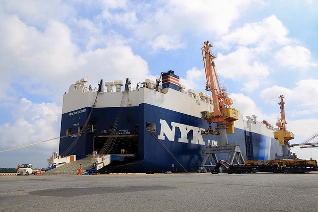 Cảng Tân Vũ cán mốc 1 triệu TEU container, khai thác tàu RORO với lượng ôtô lớn chưa từng có

 - Ảnh 1.