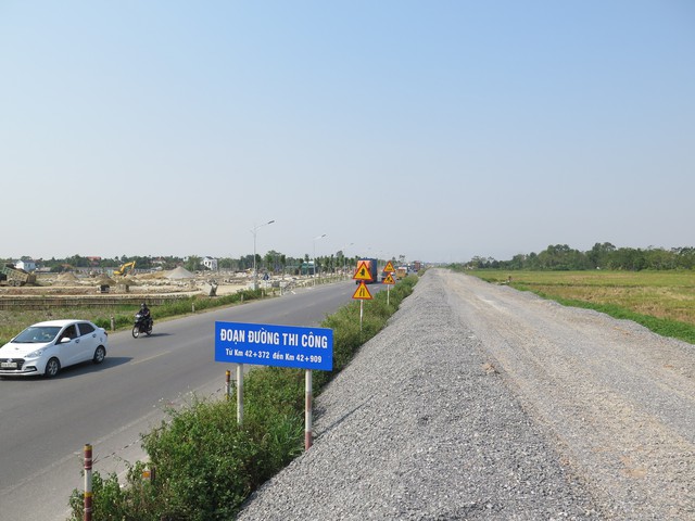 Hưng Yên: Cận cảnh dự án đường nối hai cao tốc dự kiến vượt tiến độ 7 tháng - Ảnh 9.