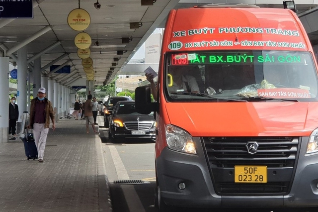 Thay đổi vị trí đón trả khách của tuyến buýt 109 tại sân bay Tân Sơn Nhất

 - Ảnh 1.