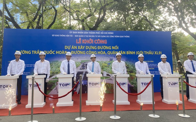 Khởi công dự án đường Trần Quốc Hoàn giảm ùn tắc kẹt xe sân bay Tân Sơn Nhất - Ảnh 5.