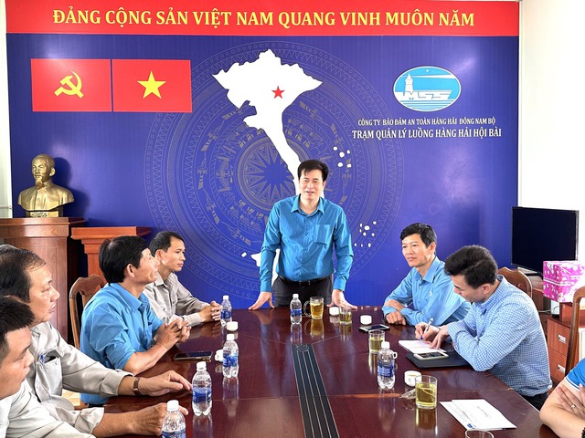 Công đoàn GTVTVN động viên người lao động Công ty Bảo đảm an toàn hàng hải Đông Nam Bộ - Ảnh 1.