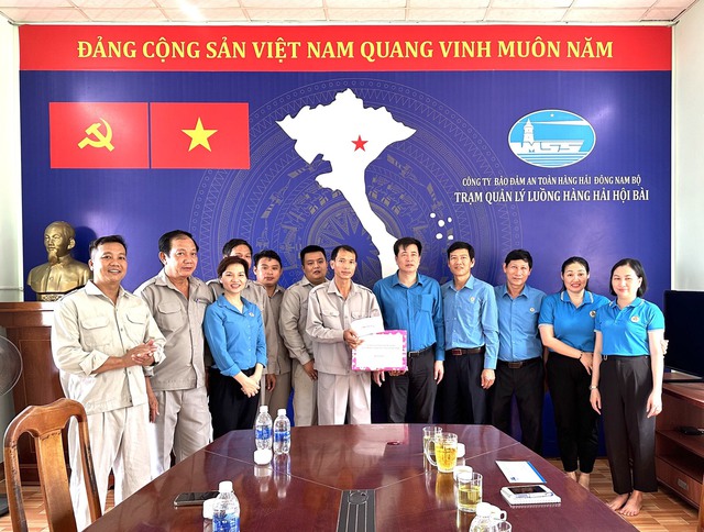 Công đoàn GTVTVN động viên người lao động Công ty Bảo đảm an toàn hàng hải Đông Nam Bộ - Ảnh 2.