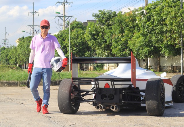 Xe đua Formula Madein Việt Nam với sự trải nghiệm của Gymer Linh Đỗ - Ảnh 8.