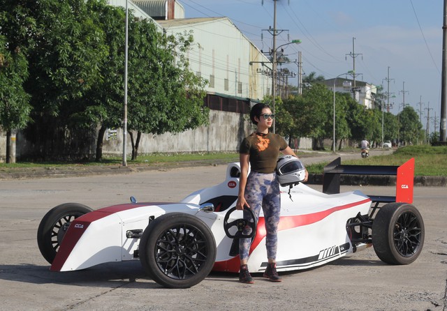 Xe đua Formula Madein Việt Nam với sự trải nghiệm của Gymer Linh Đỗ - Ảnh 4.