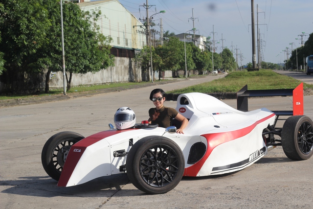 Xe đua Formula Madein Việt Nam với sự trải nghiệm của Gymer Linh Đỗ - Ảnh 3.