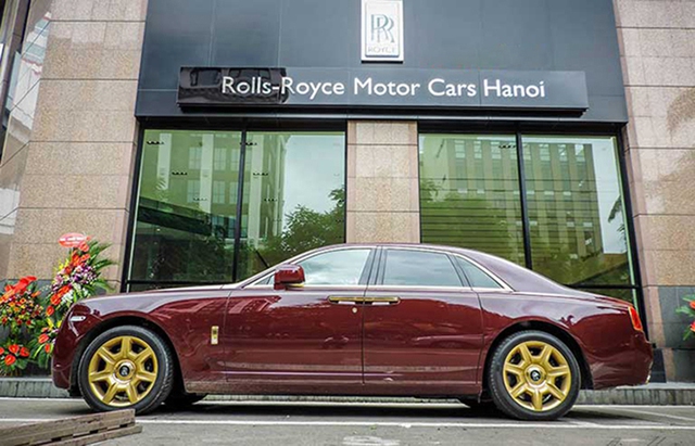 Rolls-Royce Ghost &quot;mạ vàng&quot; của ông Trịnh Văn Quyết được đấu giá để trừ nợ - Ảnh 1.