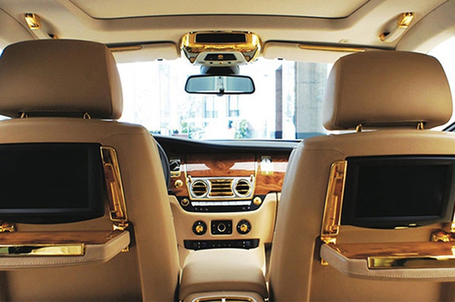 Rolls-Royce Ghost &quot;mạ vàng&quot; của ông Trịnh Văn Quyết được đấu giá để trừ nợ - Ảnh 5.