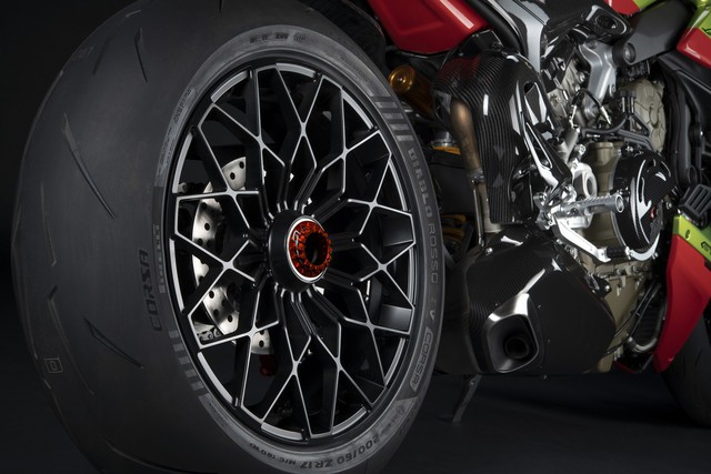 Siêu Moto Ducati Streetfighter V4 Lamborghini lấy cảm hứng từ Huracan STO có giá tương đương 1,56 tỷ đồng - Ảnh 6.