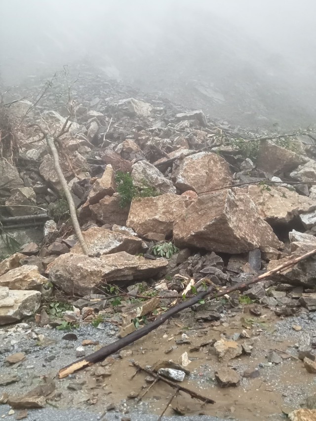 Hà Tĩnh: Thiệt hại ban đầu khoảng 3440 triệu đồng do cơn bão số 4 - Ảnh 4.