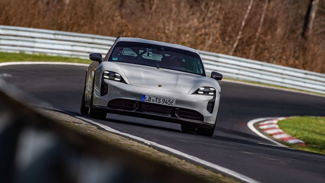  Porsche Taycan lập kỷ lục mới trên đường đua Nürburgring - Ảnh 2.