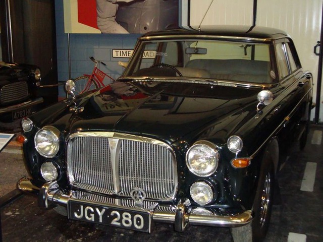 Bộ sưu tập 10 chiếc xe nổi bật nhất của Nữ hoàng Anh - Ảnh 4.