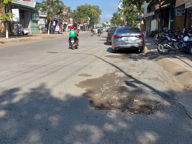 Khẩn trương khắc phục hư hỏng mặt đường QL27 ở Lâm Đồng - Ảnh 5.