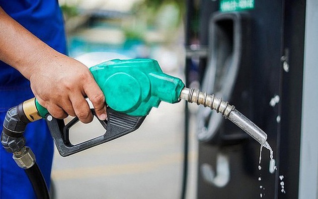 Giá xăng dầu tăng lần thứ 2 liên tiếp chỉ sau 3 ngày đầu năm 2023

 - Ảnh 1.