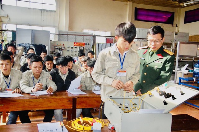 Trường Cao đẳng nghề số 4 - Bộ Quốc phòng: Nỗ lực duy trì hiệu quả đào tạo nghề - Ảnh 3.