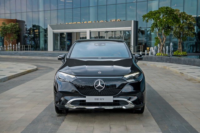 Mẫu SUV thuần điện Mercedes EQE nhập khẩu nguyên chiếc từ Mỹ. Thế giới xe tuần qua