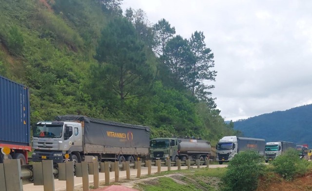 Tăng cường kiểm soát tải trọng xe trên địa bàn tỉnh Quảng Trị- Ảnh 1.