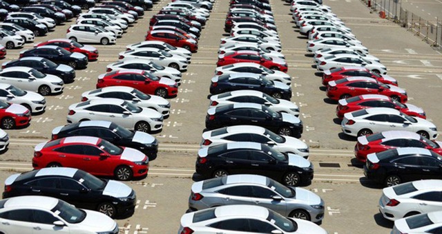 Cú tăng sốc của kim ngạch nhập khẩu ô tô nguyên chiếc CBU cho thấy những kỳ vọng về một đợt phục hồi sức mua ở thị trường ô tô giai đoạn cuối năm đang là rất lớn.