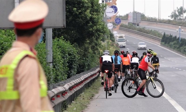 Giải pháp nào ngăn xe đạp vào tuyến đường Nhật Tân - Nội Bài?- Ảnh 5.