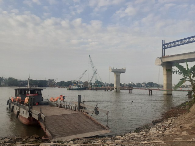 Hạn chế giao thông thủy trên sông Đá Bạch, Ninh Cơ- Ảnh 1.