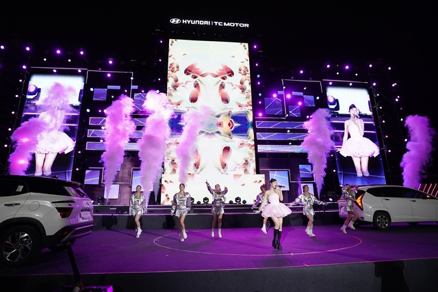 Dàn ca sỹ đình đám trình diễn tại đêm nhạc EDM thuộc sự kiện Hyundai Experience Day 2023.
