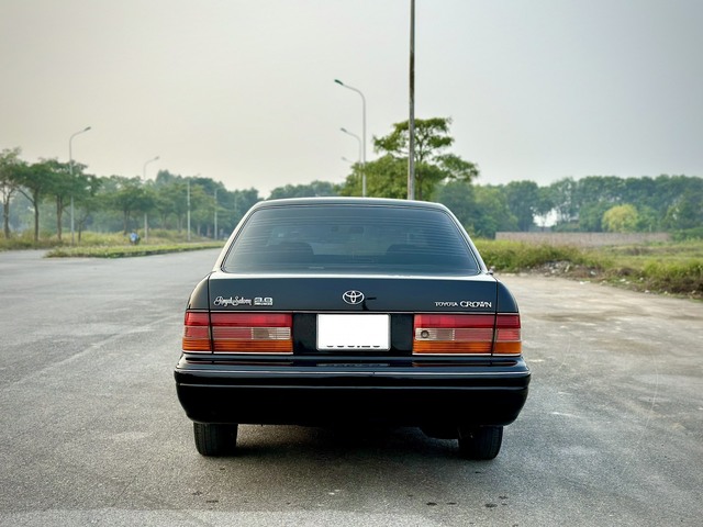 Toyota Crown 3.0 đời 1997 giá trên 800 triệu đồng có gì hấp dẫn?- Ảnh 8.