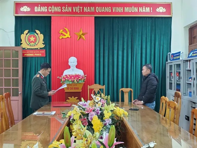 Lên mạng lập nhóm ‘báo chốt’ CSGT, hai người đàn ông ở Quảng Bình bị xử phạt- Ảnh 1.