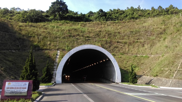Tổng công ty Sông Đà đề xuất đầu tư mở rộng hầm đường bộ Đèo Ngang- Ảnh 1.