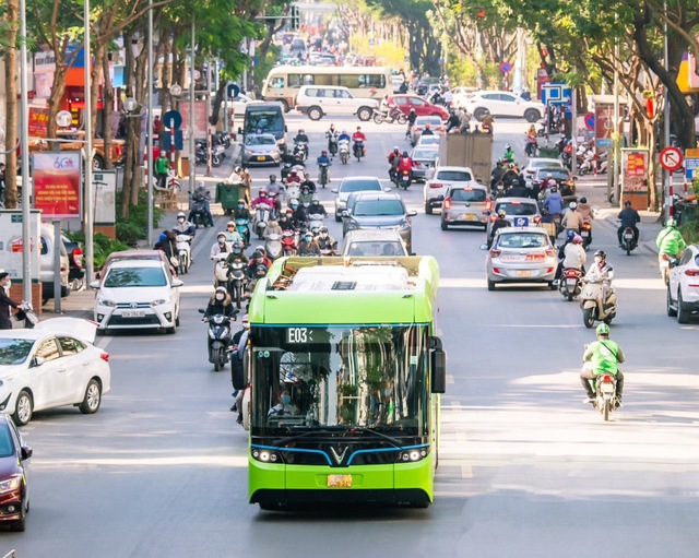 Khai trương tuyến xe buýt điện VinBus E10 kết nối Ocean Park với sân bay Nội Bài- Ảnh 2.