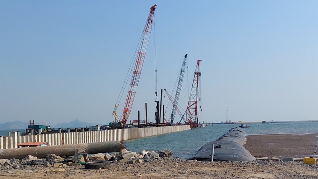 Hình ảnh mới nhất tại công trường xây dựng hai bến container gần 7.000 tỷ tại Hải Phòng

 - Ảnh 2.