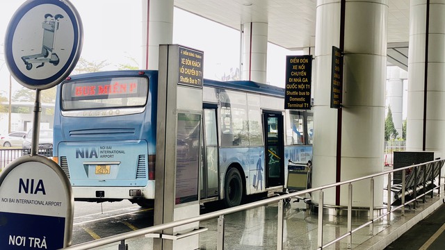 Xe buýt miễn phí ở sân bay Nội Bài hoạt động thế nào?

 - Ảnh 6.