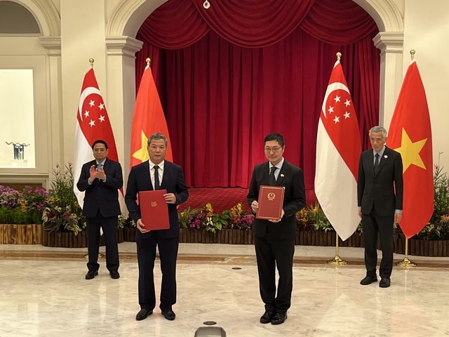 Ký kết Thỏa thuận hợp tác hàng hải Việt Nam - Singapore

 - Ảnh 1.