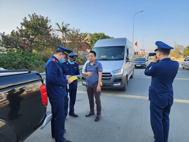 Lạng Sơn: Thanh tra GTVT  tăng cường kiểm tra hoạt động vận tải - Ảnh 1.