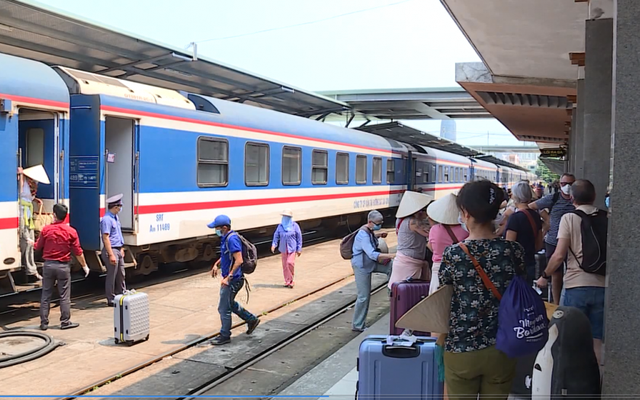 Gần 6.500 khách đi tàu hỏa được giảm giá vé trong dịp Tết 2023 - Ảnh 1.