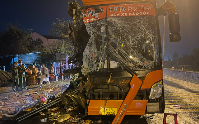 Vụ TNGT khiến 3 người tử vong ở Quảng Nam: Hành khách kể lại giây phút xe gặp nạn - Ảnh 1.