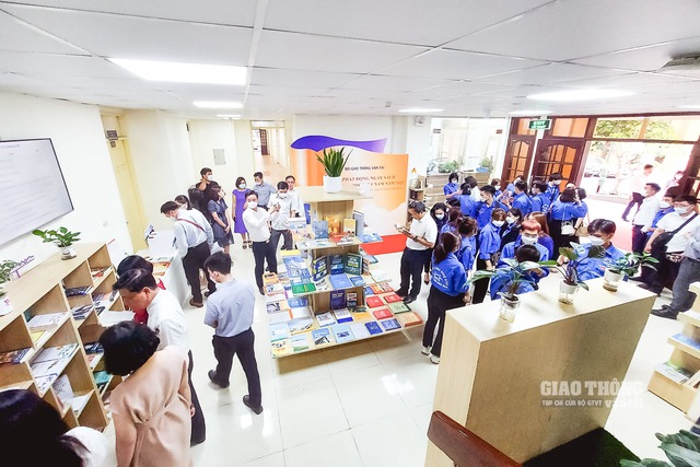 Bộ GTVT tổ chức Ngày Sách và Văn hóa đọc Việt Nam lần thứ 2 năm 2023 - Ảnh 1.