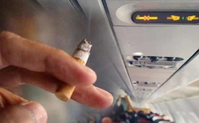 Cấm bay 9 tháng vị khách ở Thanh Hoá hút thuốc lá trên máy bay, không chịu nộp phạt   - Ảnh 1.