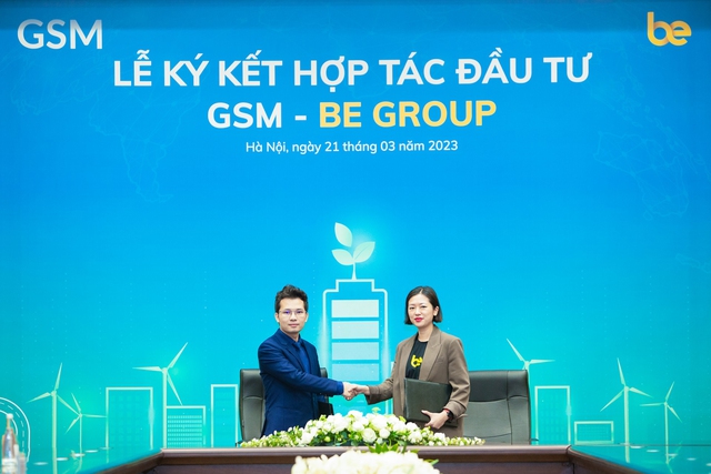 Lễ ký kết hợp tác giữa hãng taxi và cho thuê xe điện GSM và Br Group.
