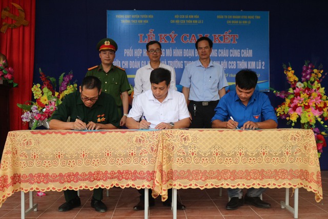 Quảng Bình: Hơn 300 học sinh trường THCS Kim Hóa dọn vệ sinh đường sắt - Ảnh 1.