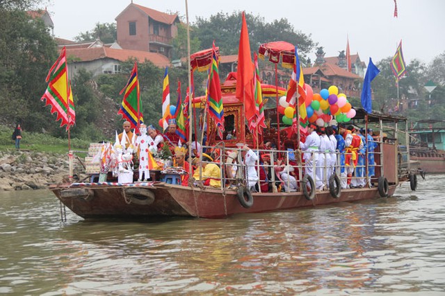 Ngày 5-6/3, cấm luồng sông Hồng để tổ chức lễ hội làng Bát Tràng - Ảnh 1.