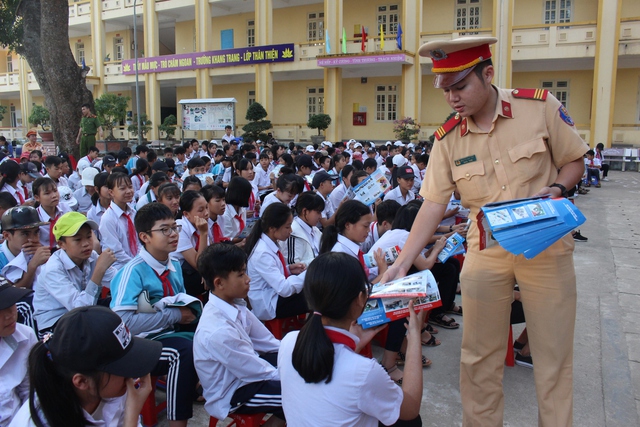 Bắc Ninh phổ biến Luật giao thông tại 40 trường học  - Ảnh 1.