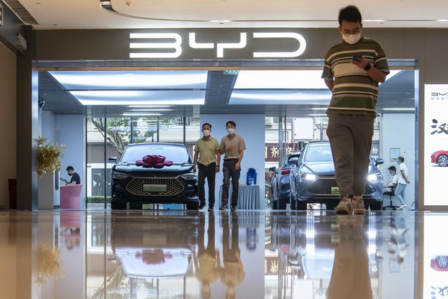 Bằng cách đầu tư vào Việt Nam, BYD đang tìm cách bổ sung công suất, kiểm soát chi phí và đa dạng hóa sản xuất từ các hoạt động tại Trung Quốc - Ảnh: Bloomberg.