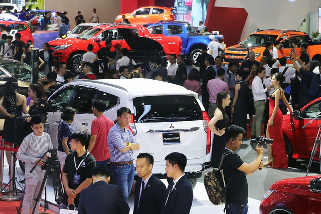 Thị trường ô tô Việt Nam đã có tháng thứ 2 liên tiếp tăng trưởng bất chấp những khó khăn chung của nền kinh tế.