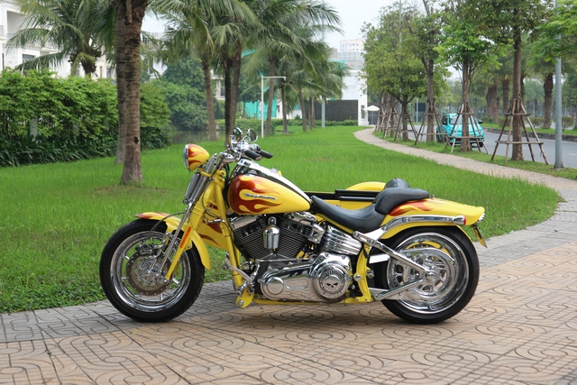 “Soi” Sidecar Harley Davidson CVO Softail Springer 2009 có giá gần 2 tỷ đồng - Ảnh 1.