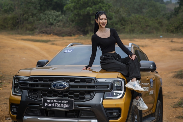 Mẫu xe Ford Ranger đang gần như một mình một chợ tại phân khúc ô tô bán tải Việt Nam.