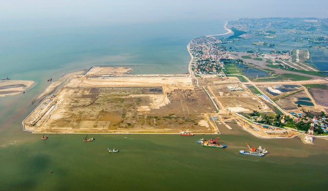 Giám sát chặt việc giao đất, huy động vốn làm Dự án bến số 7, số 8 ở cảng biển Hải Phòng

 - Ảnh 1.