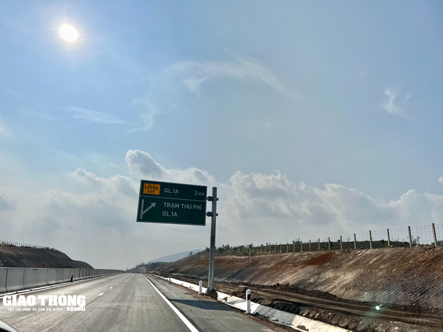 Giữ nguyên tốc độ lưu thông tối đa 120km/h trên cao tốc Phan Thiết - Dầu Giây - Ảnh 1.