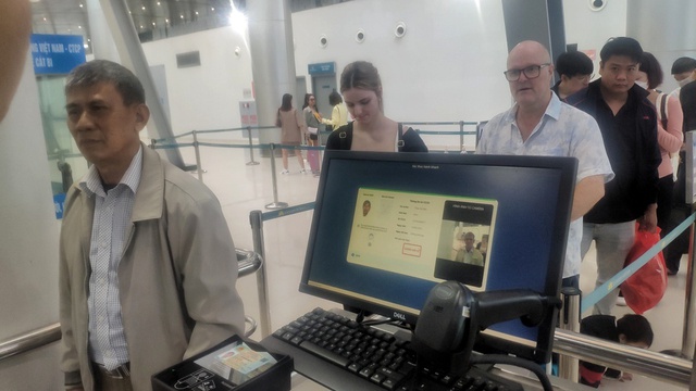 Thêm Cảng hàng không Quốc tế Phú Bài thí điểm xác thực nhận diện khuôn mặt khách đi máy bay

 - Ảnh 1.